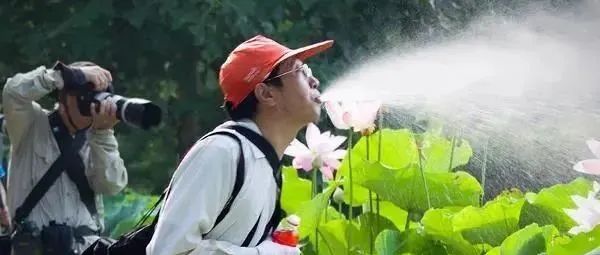 中国单反大爷，摄影界的“王者”，看完照片我笑疯了哈哈哈哈哈哈！