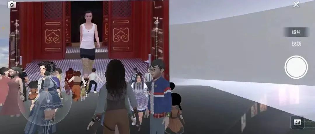 Prada在元宇宙直播2022秋冬北京大秀；GM全球最大旗舰店落户三里屯；Off-White关闭中国四家门店