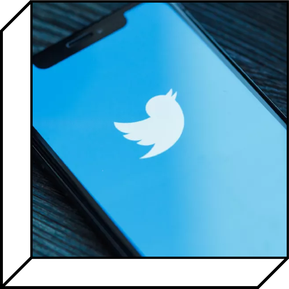 iPhone 6用户无法再访问Twitter；中国人民大学法学院成立数字法学教研中心