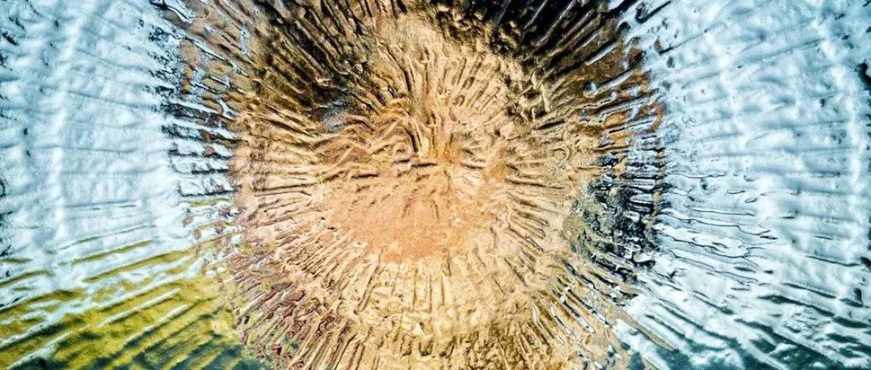 创艺者|画在水纹之下:记忆与未来是海水,而我,只是一座孤岛