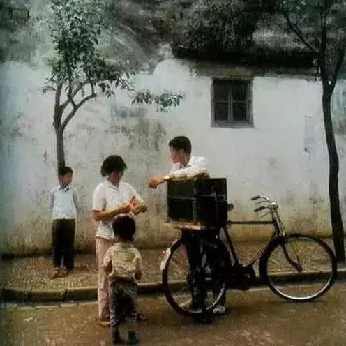 艺术天地||30年前没空调，我们是这样过夏天的，看哭所有人