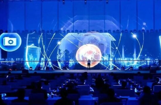 金融湾开场秀 艺术化演绎金融 科技 人文新世界