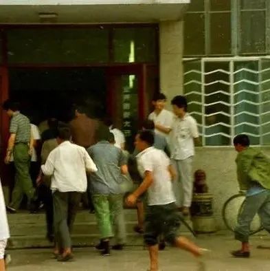 老照片：关于东方红拖拉机的回忆