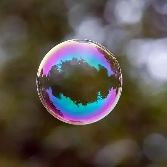 这个特殊的肥皂泡，存留了465天没有破，让人看到科学的浪漫
