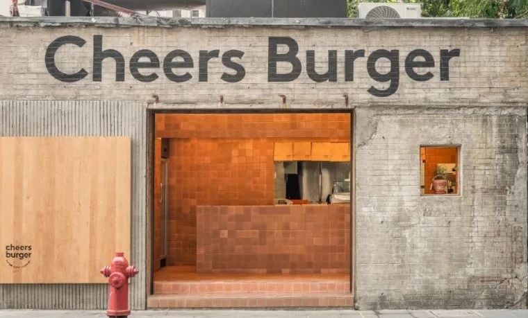 坐在上海马路边上吃汉堡 Cheers Burger / 彦文建筑