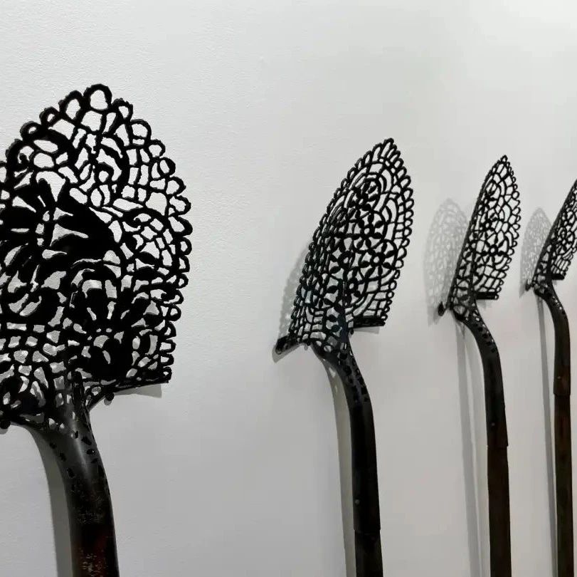 女焊工的浪漫，她用等离子切割钢材，制作出漂亮的蕾丝作品