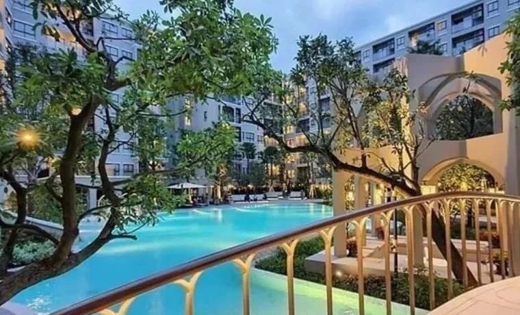 独特的西班牙风情住宅-泰国La Casita Hua Hin / SHMA