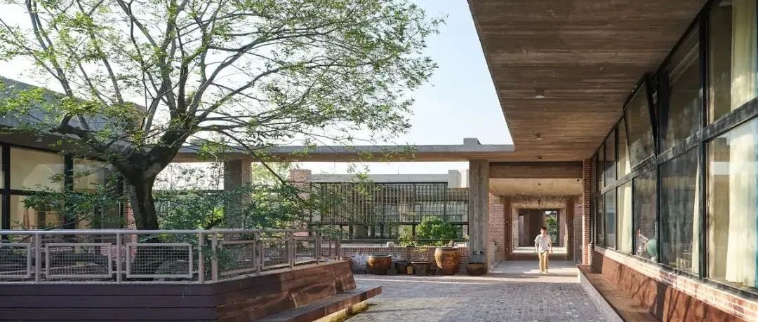 亘建筑：在紫砂发源地重建一所陶艺学校