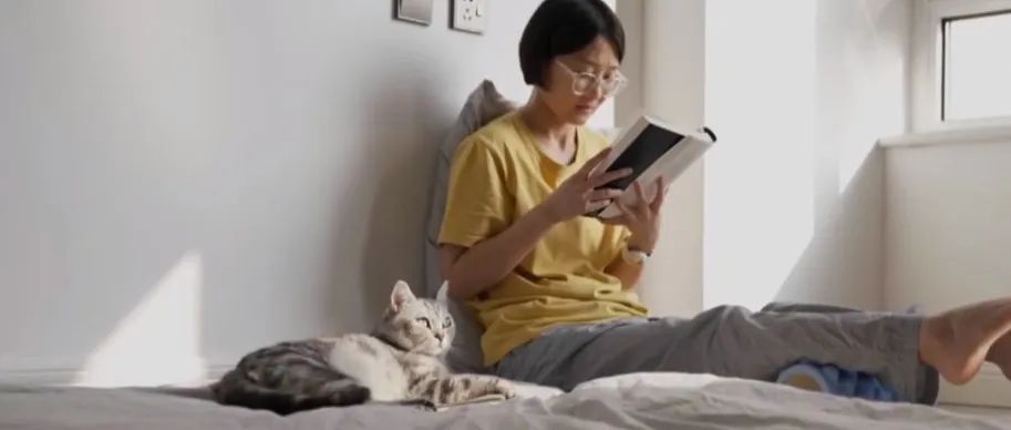 中国“断舍离女孩”火上央视！88㎡仅6件家具，吃饭靠“以物易物”！