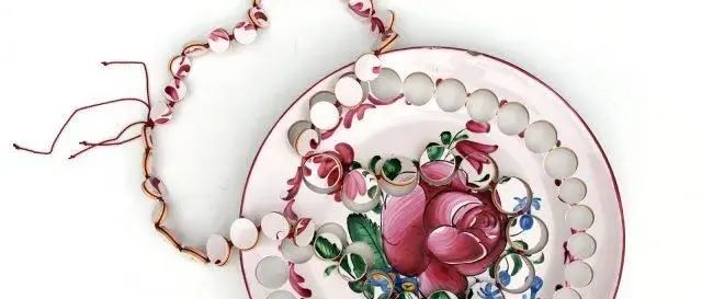 把餐具戴在身上，女设计师亲手拆解古董，制作出无价的首饰