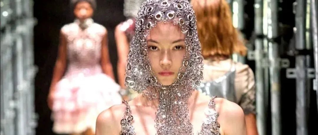 法国高级时装品牌Paco Rabanne2023春夏系列 | 创始人被Coco Chanel称为时尚金属冶炼家