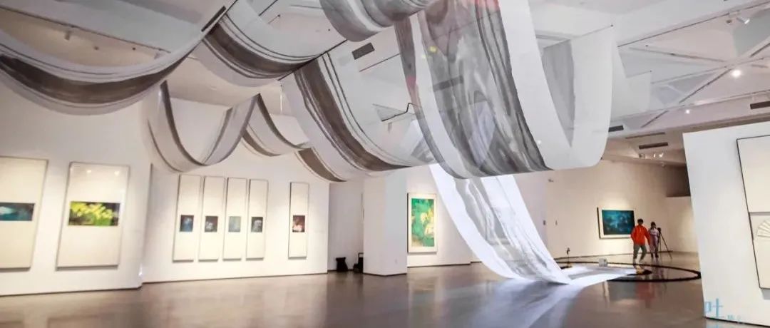 陈湘波在厦门个展玩出新意：白描工笔写意 x 大型水墨装置