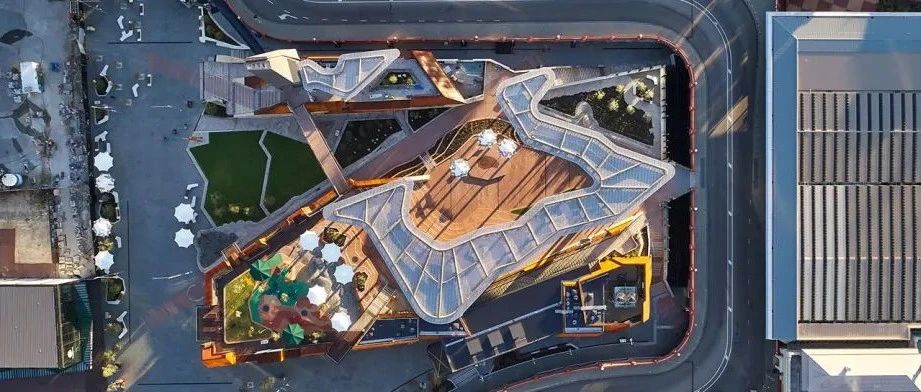 两条地下铁路线顶部的公共广场-澳大利亚Yagan Square / ASPECT Studios