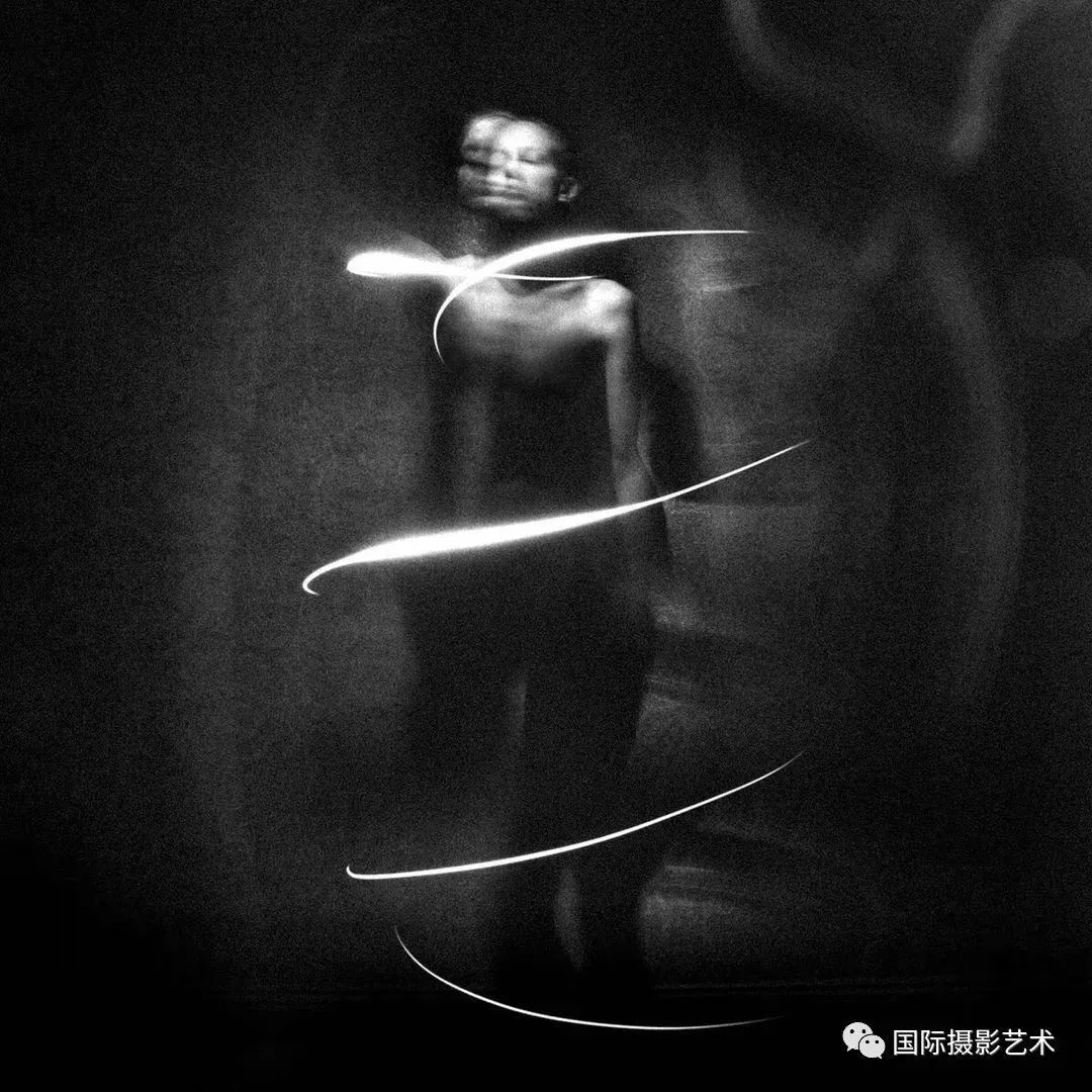 国外艺术家的观念人体摄影