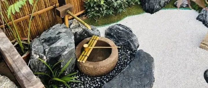 想把「野奢风」做到极致，石器水钵是点睛之笔