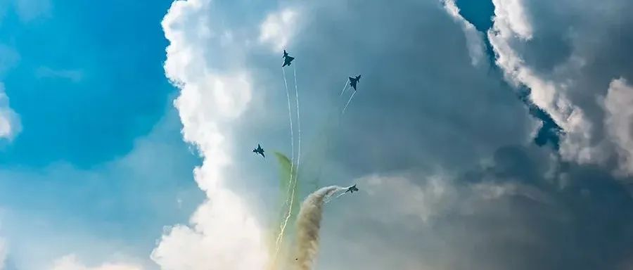 飞行员之眼丨空军特级试飞员的航展回忆