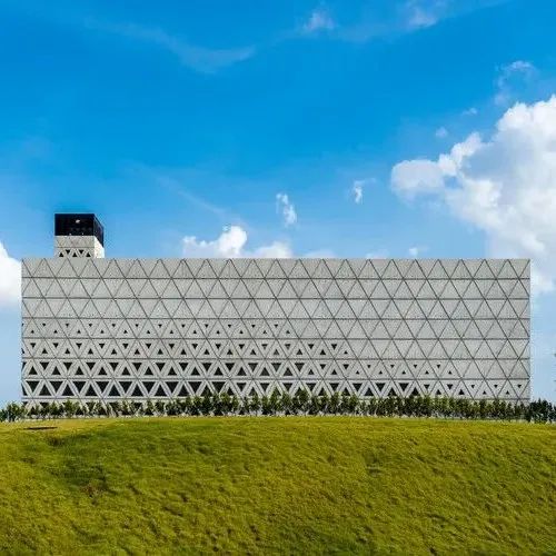 因地制宜的建筑：Aman 清真寺