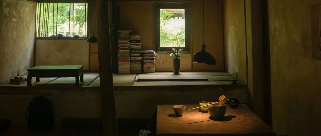 心安茅屋稳，性定菜根香。