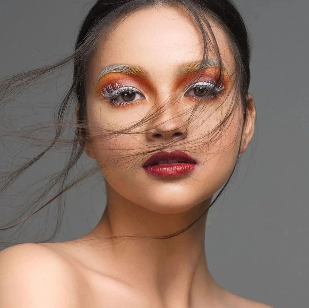 艺术天地||国际知名人像杂志新选佳作20幅