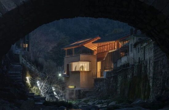 尌林建筑将一间发电站改造成带有江南古村韵味的溪边餐厅