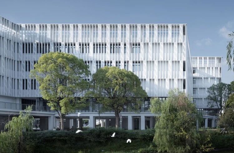 浙江水利水电学院第二实验实训楼 | 重新定义校园和城市的边界