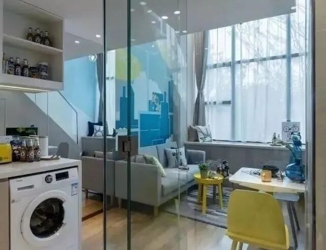 47平米loft，沙发墙超亮眼，楼梯隐形门真实用，简直不要太喜欢！