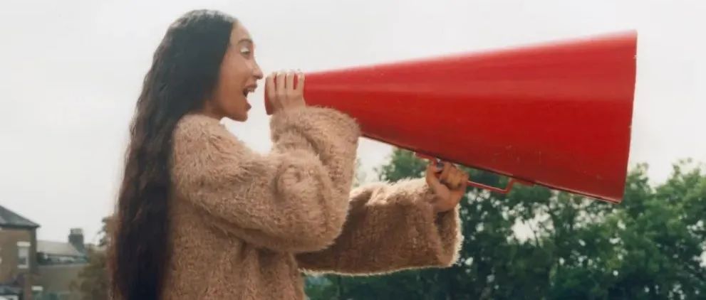 曾和众多设计师联名的它，带着新故事来了