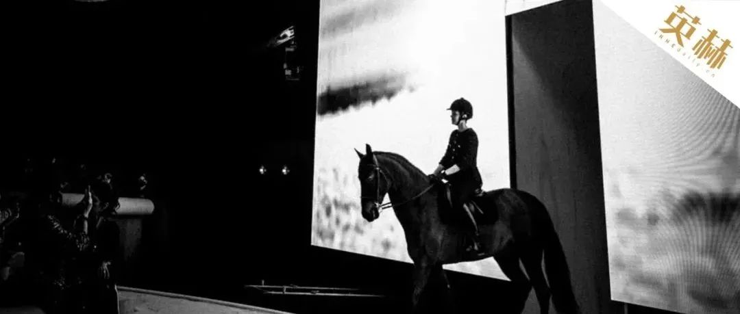 英赫日报 | Chanel发布2022春夏系列大秀；宝诗龙发布全新高级珠宝系列；New Balance或将进军元宇宙