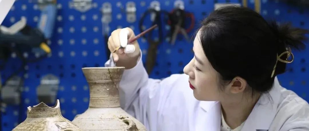 这位95后女生一双巧手，不弹钢琴，专为文物“把脉 ”