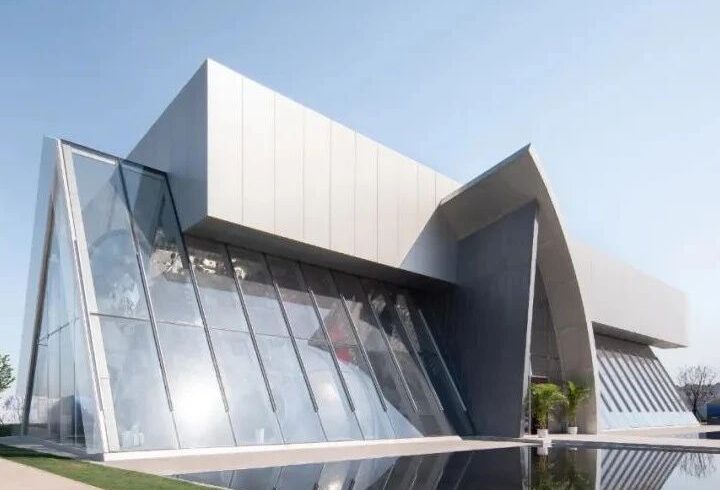 西安泾河新城崇文郎樾展示中心 / aoe事建组