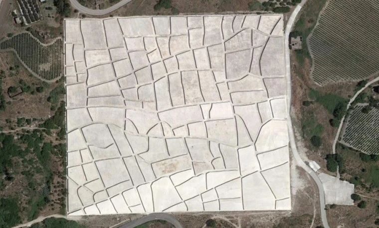 世界上最美的混凝土板 | 向消失的城市致敬：Cretto di Burri