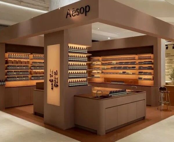 Aesop 在高雄两店齐开，设计分别致敬了当地地貌