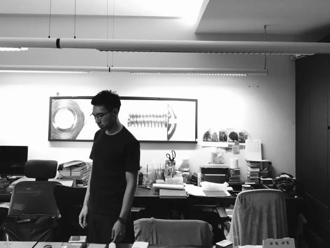 AA景观都市主义毕业后在Plasma Studio和曼谷TROP景观事务所工作，回国与同学创立织地社