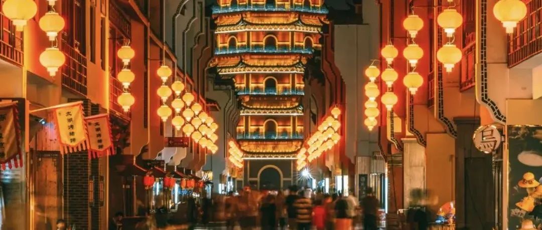“克隆古镇”遍地开花，景区游客人满为患！网友：我是真的看腻了