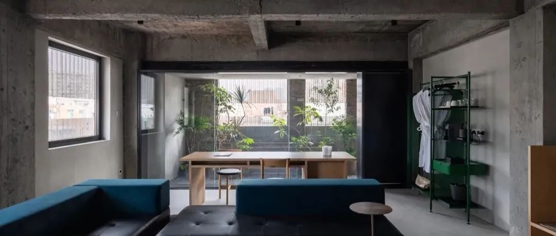 Dezeen 首发｜如恩通过对建筑体量切割，将南头古城的市井烟火引入有熊酒店中