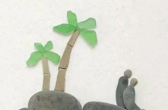 她用普通的小石头绘画，极简的风格，却把美感拉满