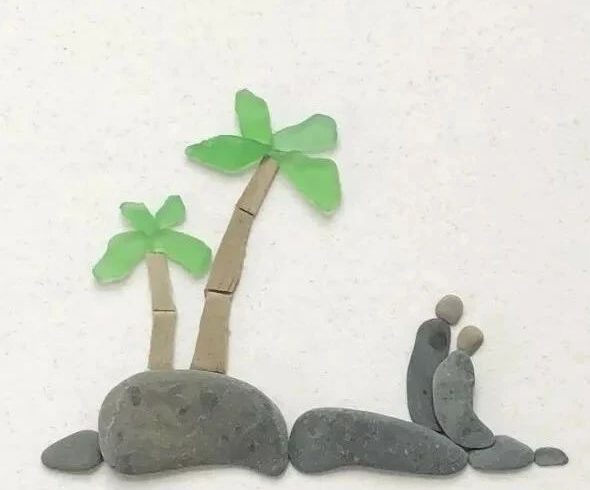 她用普通的小石头绘画，极简的风格，却把美感拉满