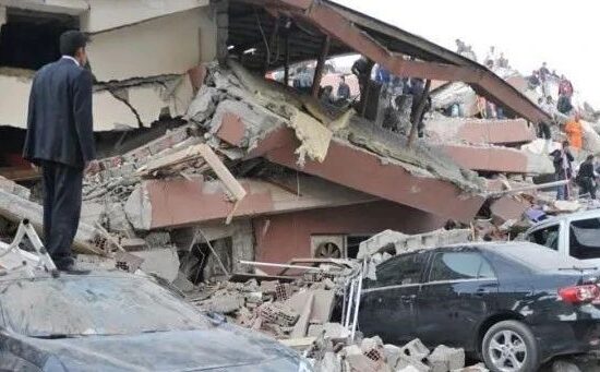 建筑倒塌，土耳其建筑师携款潜逃被捕丨全国逾半数建筑不合规，谁之过？