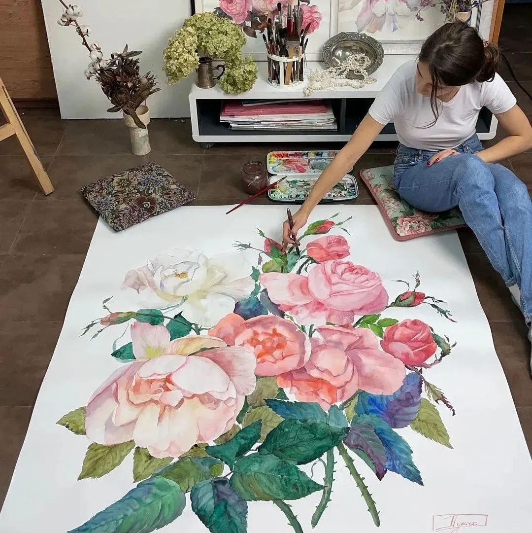 乌克兰美女画家：这世界太丑，让花儿带来美丽