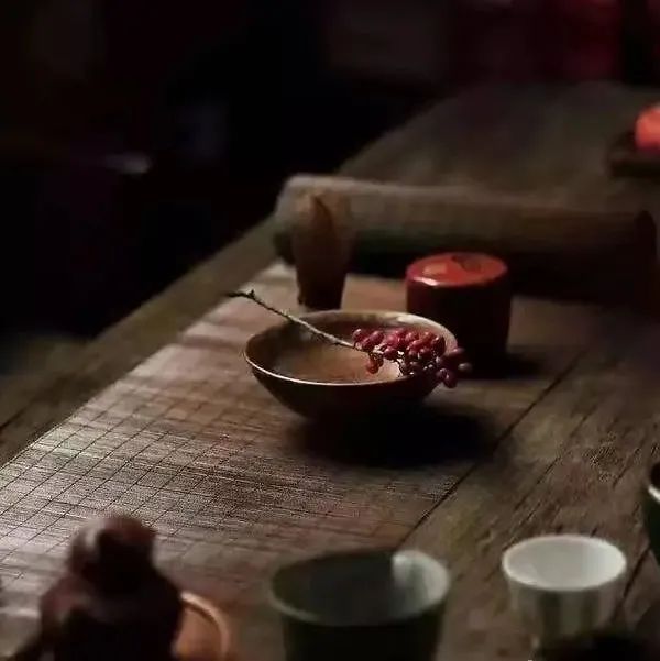 一杯清茶，消愁良药。