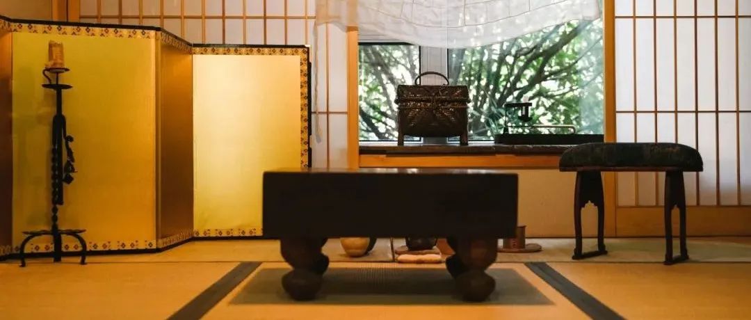 徐州女教师效仿古人搞装修：没有沙发、不设餐桌、满屋老物，席地而坐