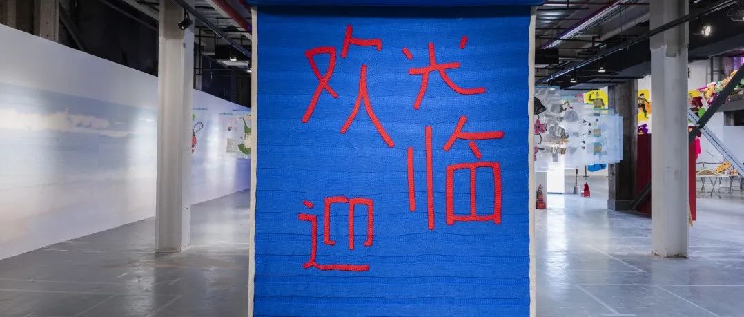 为让母亲织帽子，她虚构出小芳，还进了美术馆