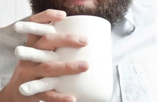 设计师为单身人群定制杯具，​网友：求你做个人吧