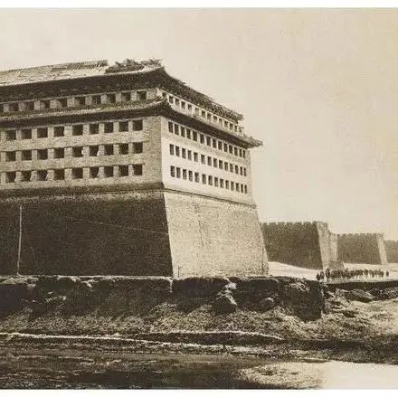 梁思成毕生保护的古建筑，不敌香港商人李嘉诚，仅用200亿给拆了
