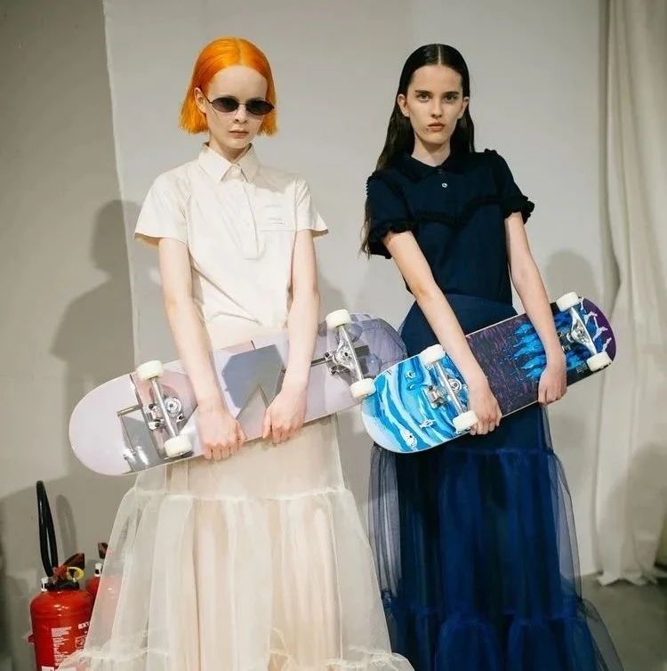 师从Phobe、斩获LVMH特别大奖！闭关五个月Rokh又在憋什么大招？