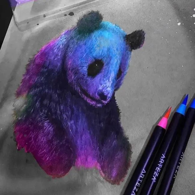 发光的动物在哪里？在这位前卫艺术家的画作里，看完狂赞​