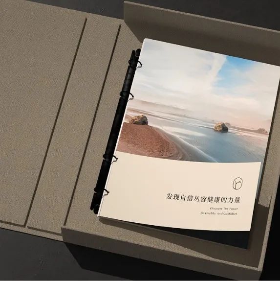 这家日式美容店的品牌设计，质感妥妥的！