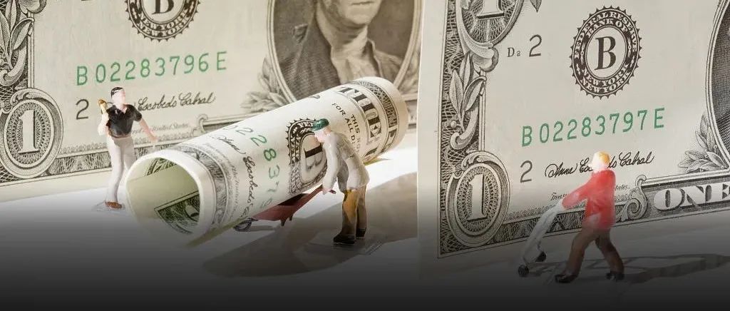 设计师入职4个月就离职，要求公司给3万年终奖，高院这样判