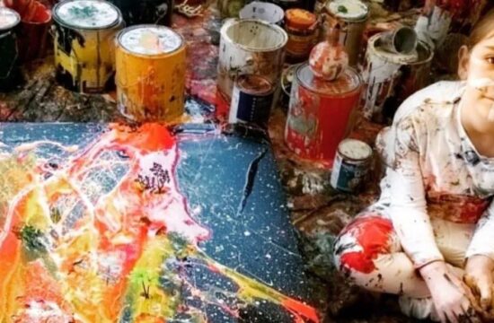 不满1岁自学绘画，2岁办展，4岁作品卖出百万元