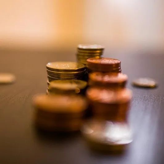 米哈游、莉莉丝起诉了一家理财产品暴雷的信托公司
